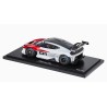 Porsche Mission R No.01 (red-white) met vitrine